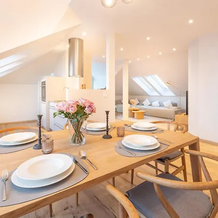 Exklusives Traum-penthouse Mit Wasserblick & Wellness Apartment